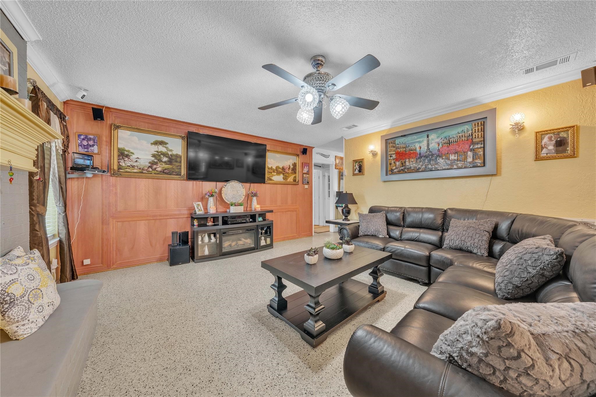 7613 Clover Lane Watauga TX 76148
