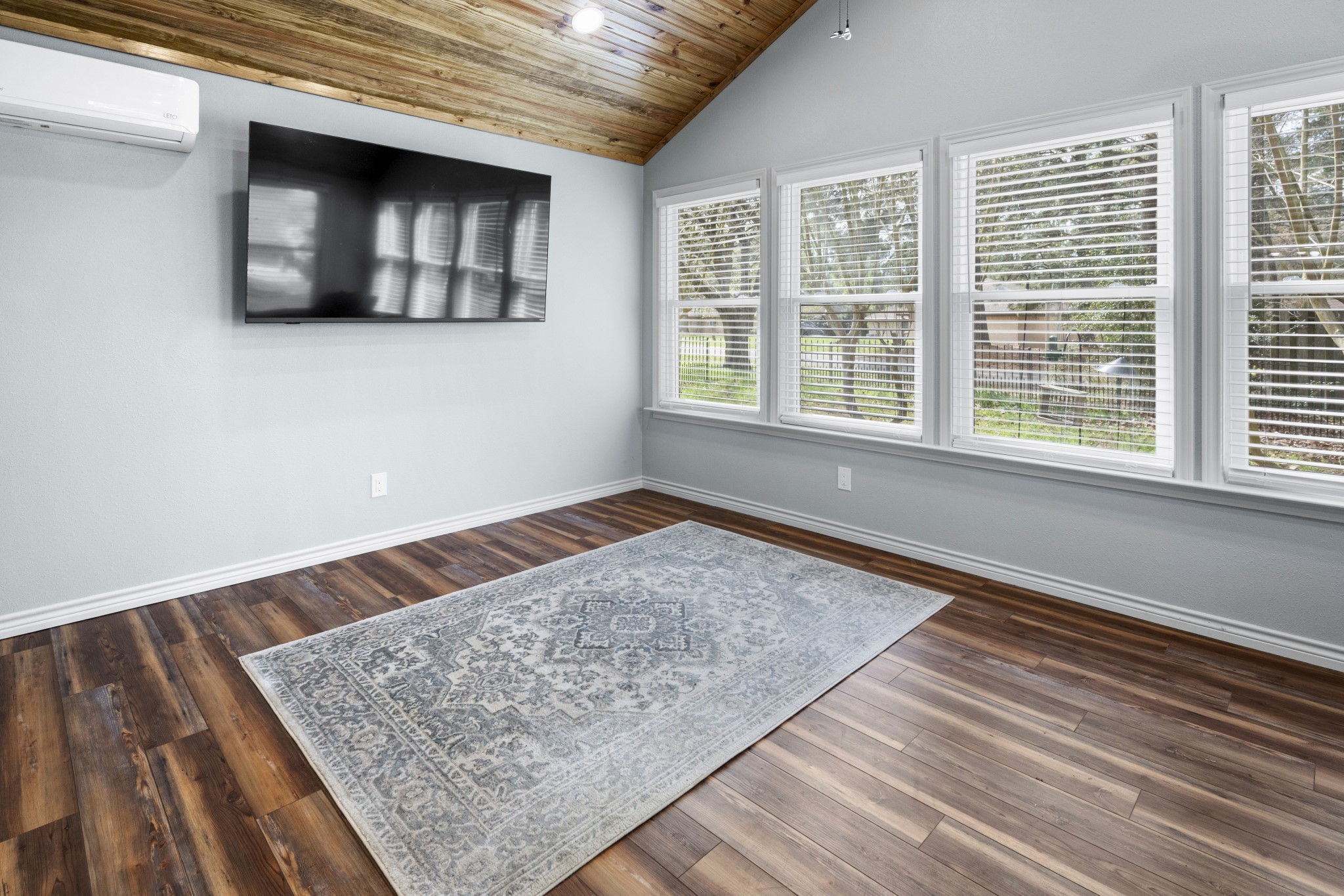 109 Old Barn Circle Holly Lake Ranch TX 75765