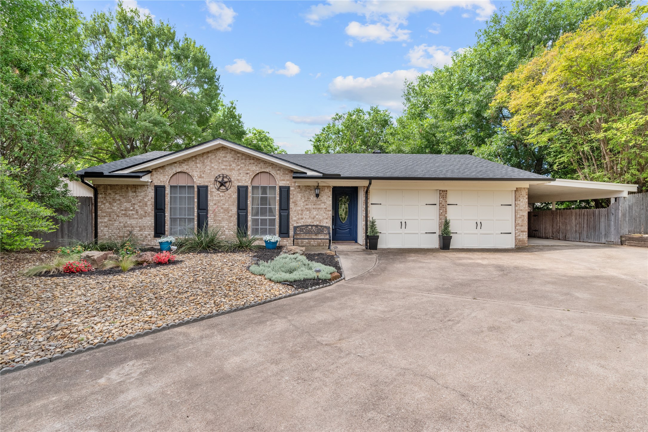 4208 Shipley Court Benbrook TX 76116