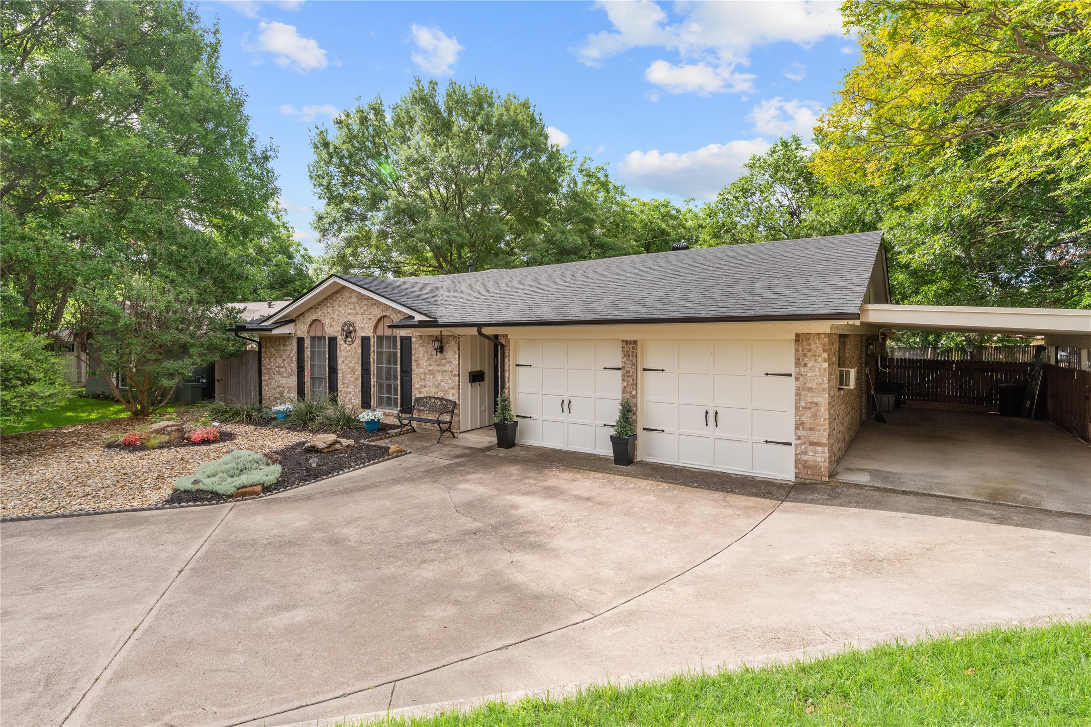 4208 Shipley Court Benbrook TX 76116
