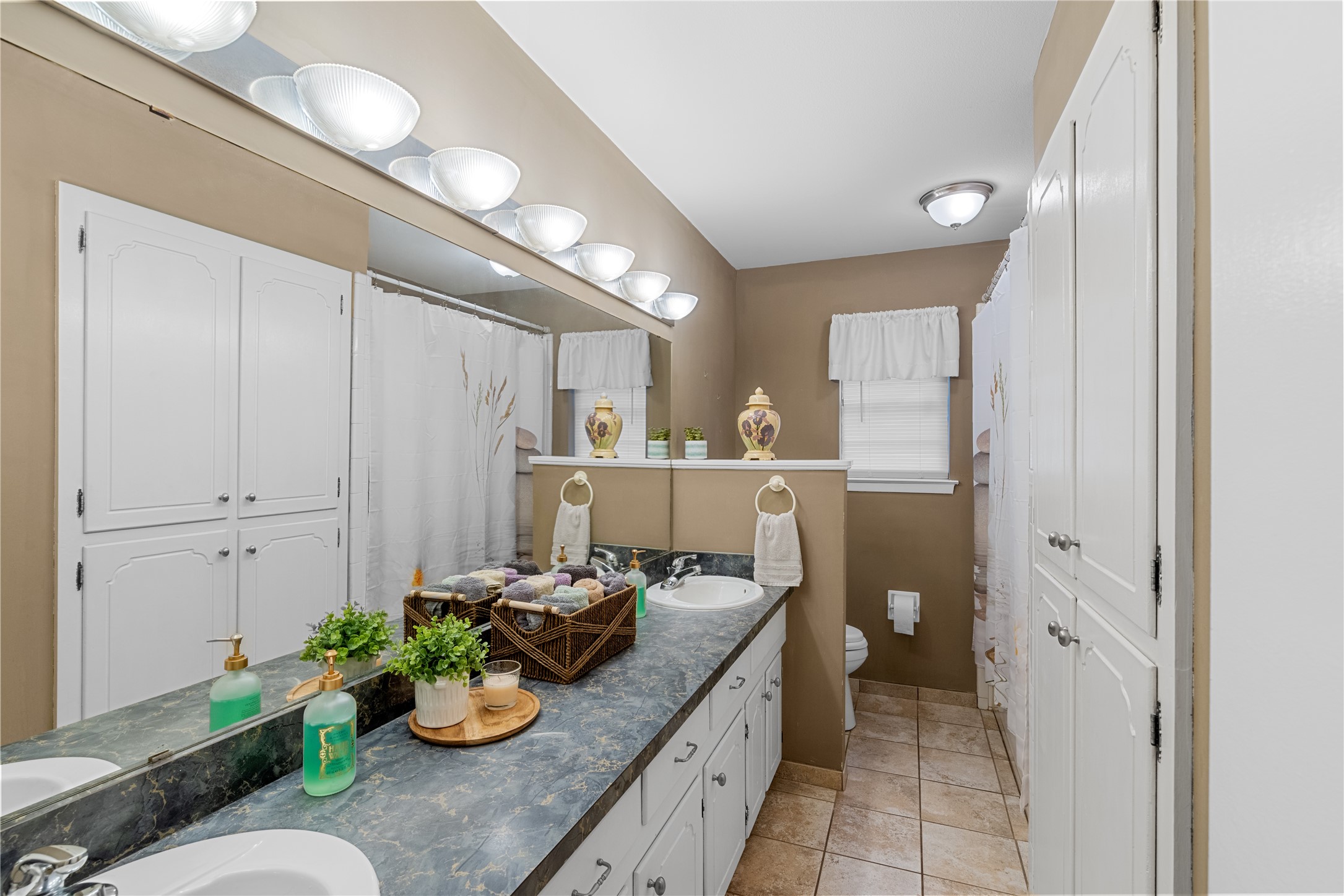 4208 Shipley Court Benbrook TX 76116