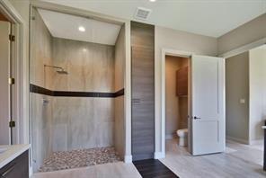404 Mckinley Street Desoto TX 75115