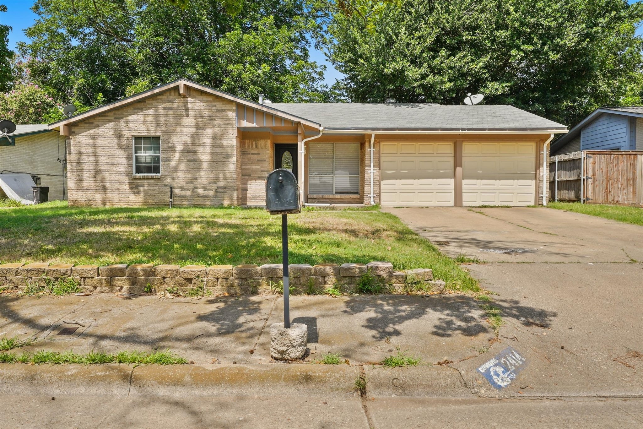 2414 S Fielder Road Arlington TX 76015
