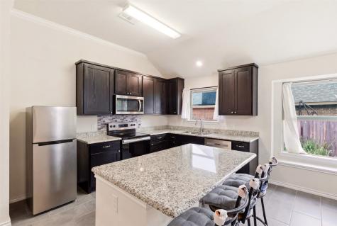 1924 Carrington Glenn Heights TX 75154
