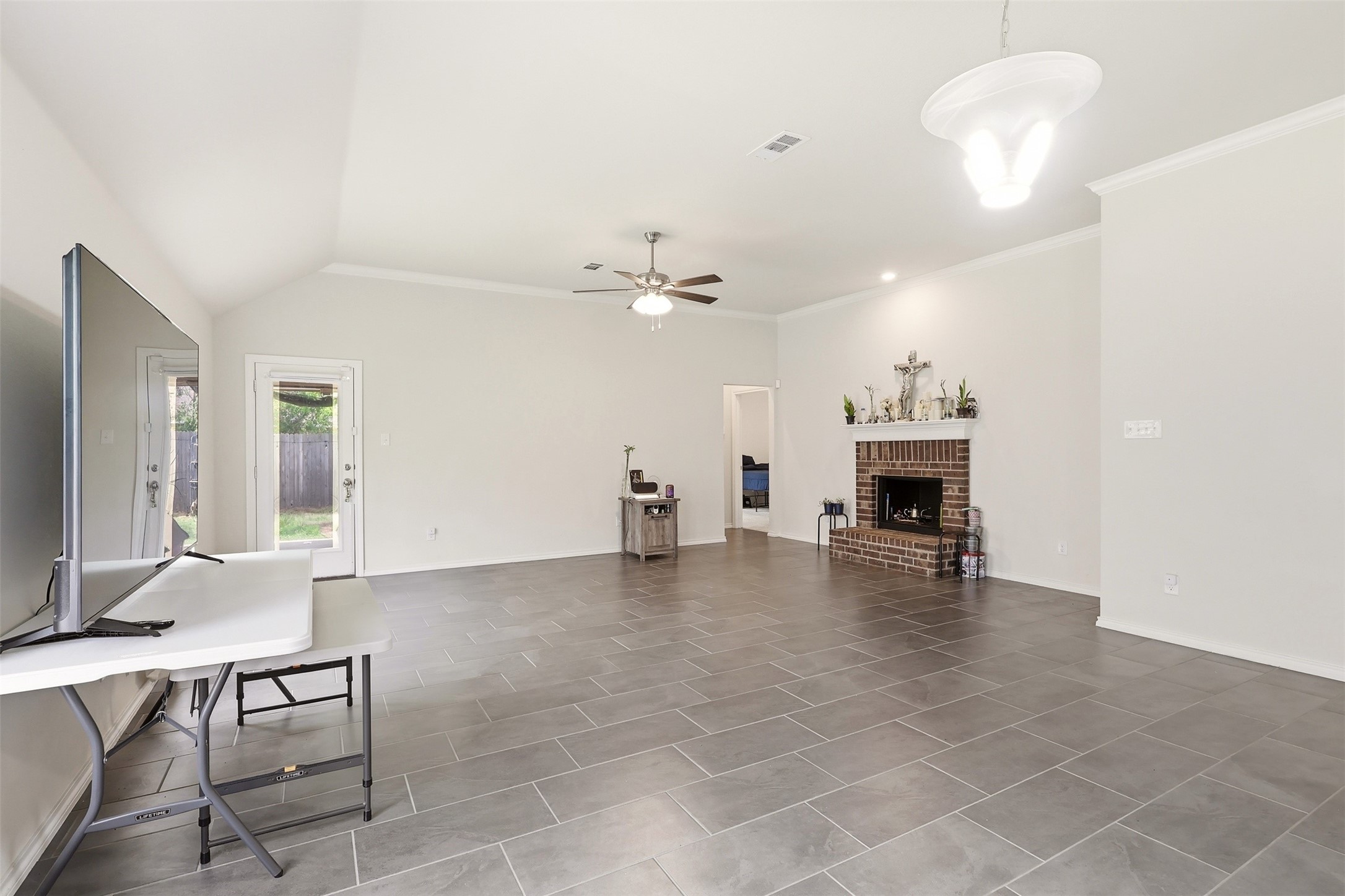 1924 Carrington Glenn Heights TX 75154