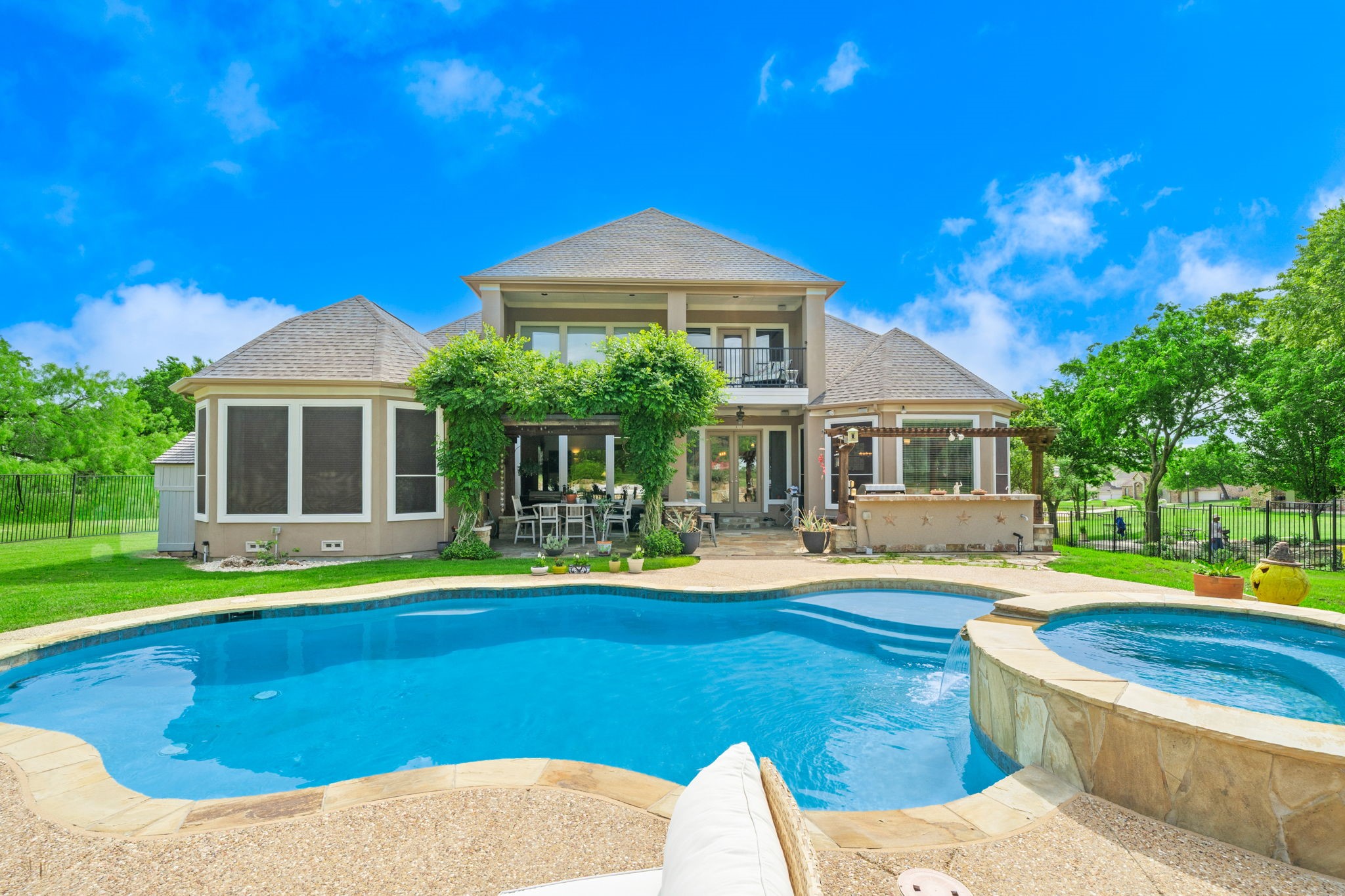 9111 Cliffside Grand Prairie TX 75104