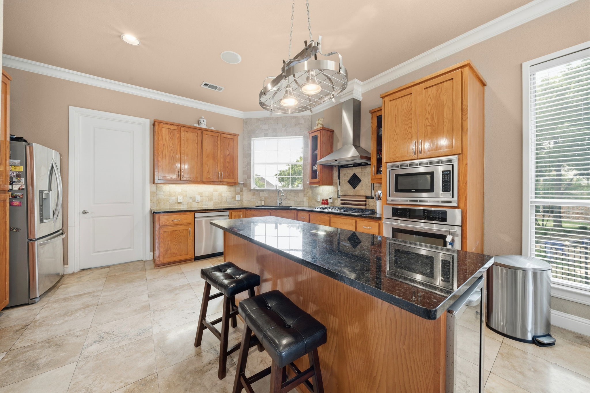 9111 Cliffside Grand Prairie TX 75104
