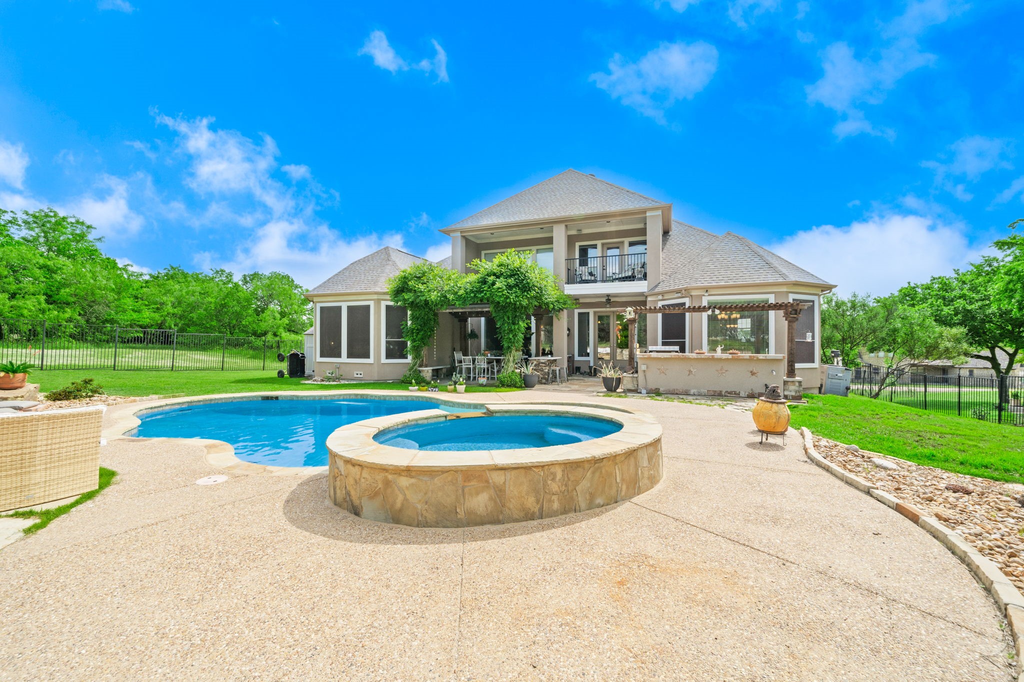 9111 Cliffside Grand Prairie TX 75104