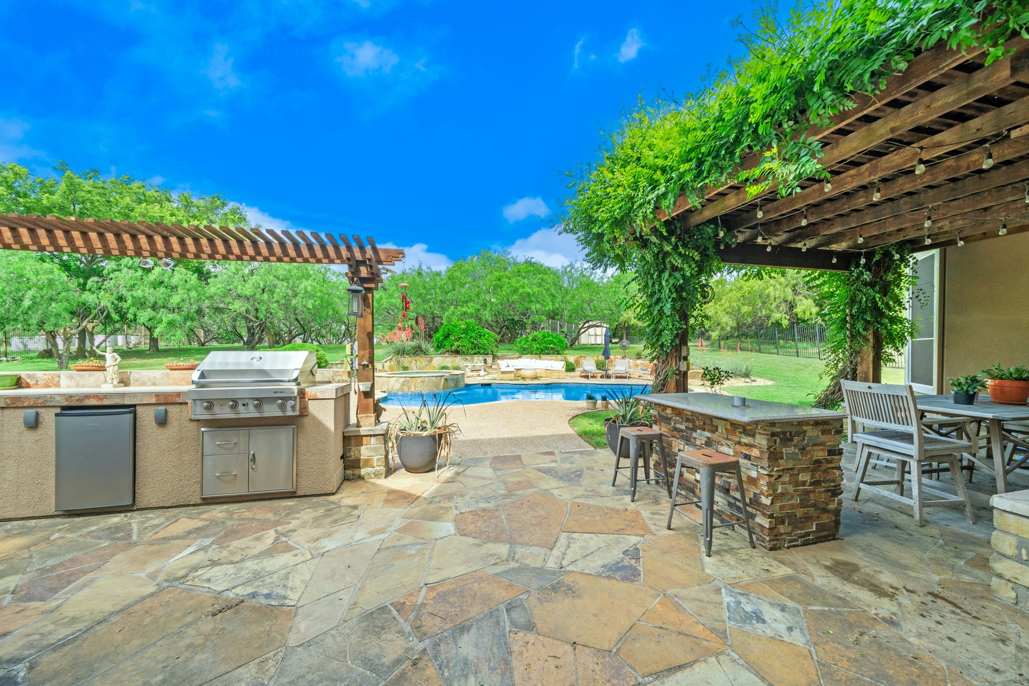 9111 Cliffside Grand Prairie TX 75104