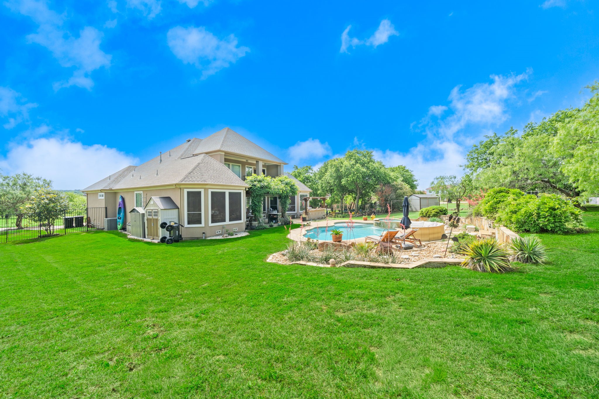 9111 Cliffside Grand Prairie TX 75104
