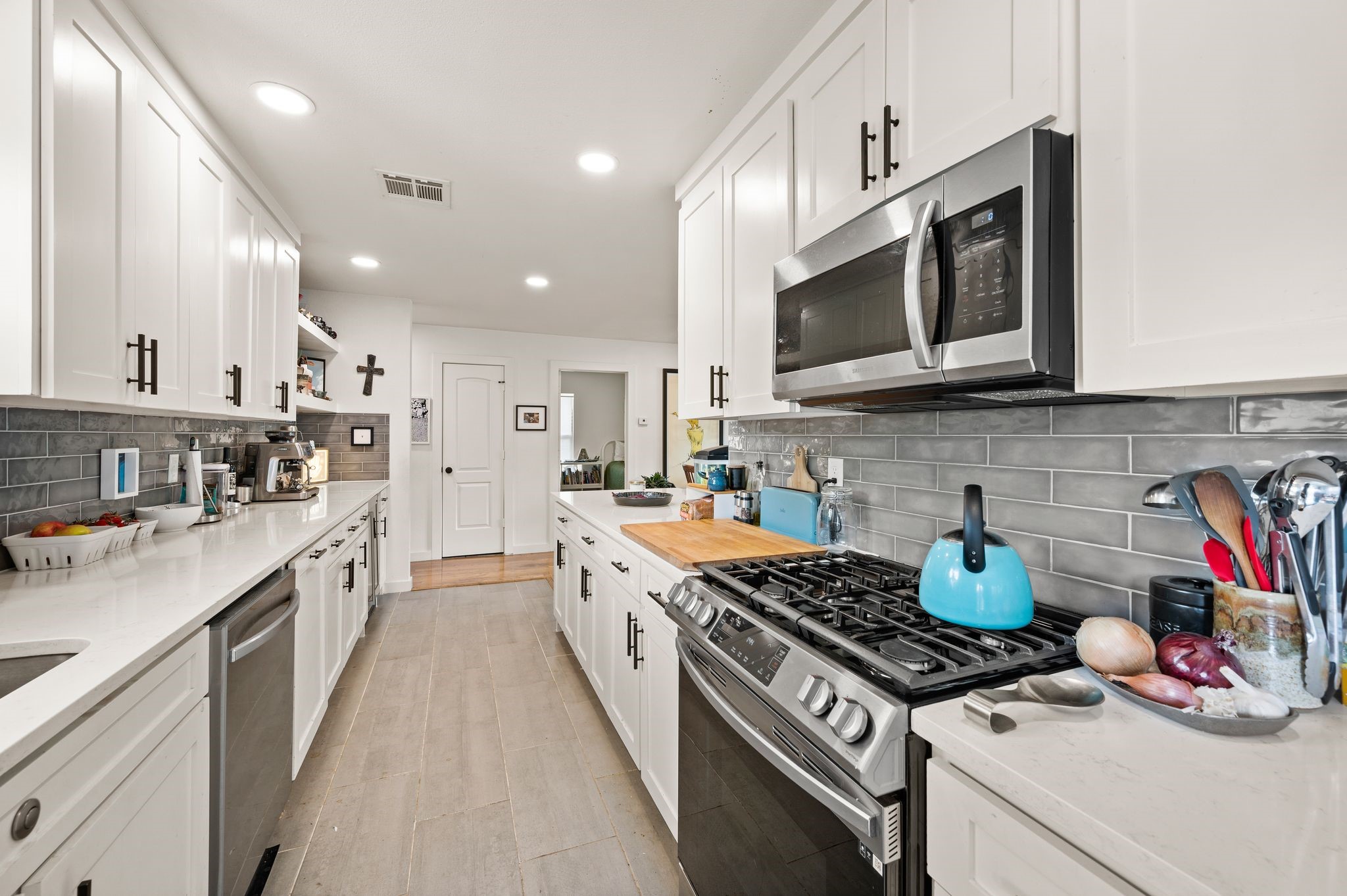 8852 Larchwood Drive Dallas TX 75238