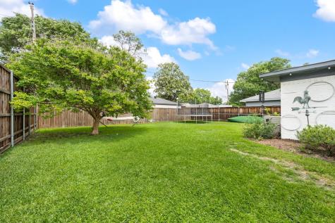 8852 Larchwood Drive Dallas TX 75238
