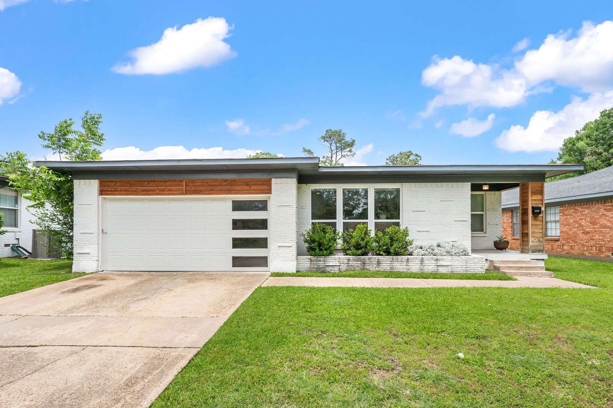 8852 Larchwood Drive Dallas TX 75238