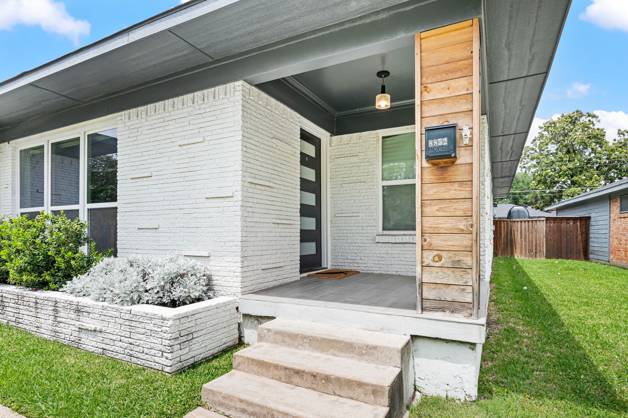 8852 Larchwood Drive Dallas TX 75238