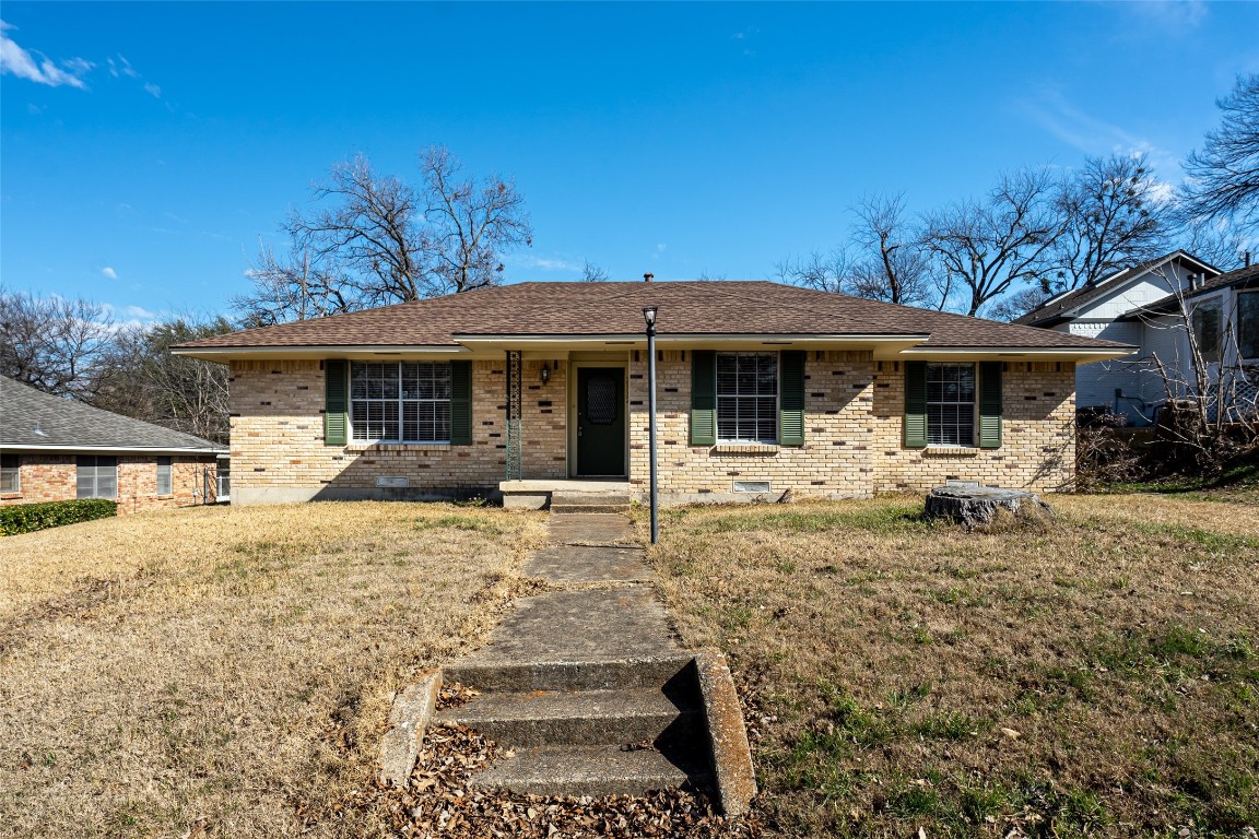 2332 Pinebluff Drive Dallas TX 75228