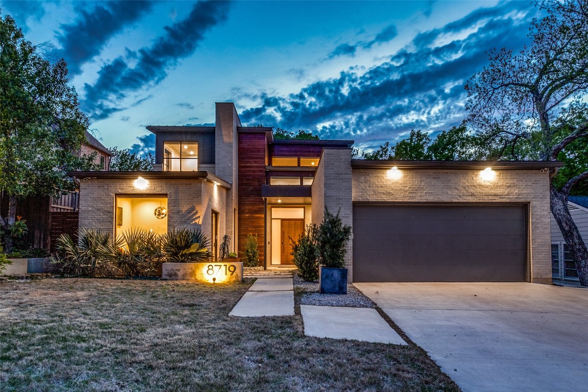 8719 Glencrest Lane Dallas TX 75209
