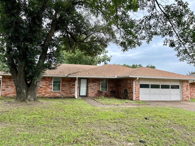 1007 Brentwood Street Mexia TX 76667