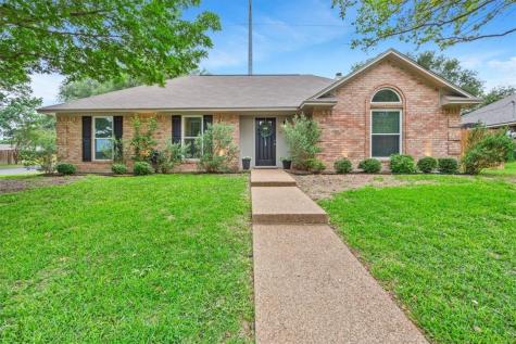100 Cross Country Drive Hewitt TX 76643