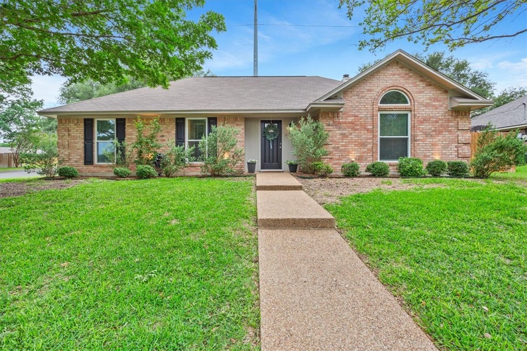 100 Cross Country Drive Hewitt TX 76643