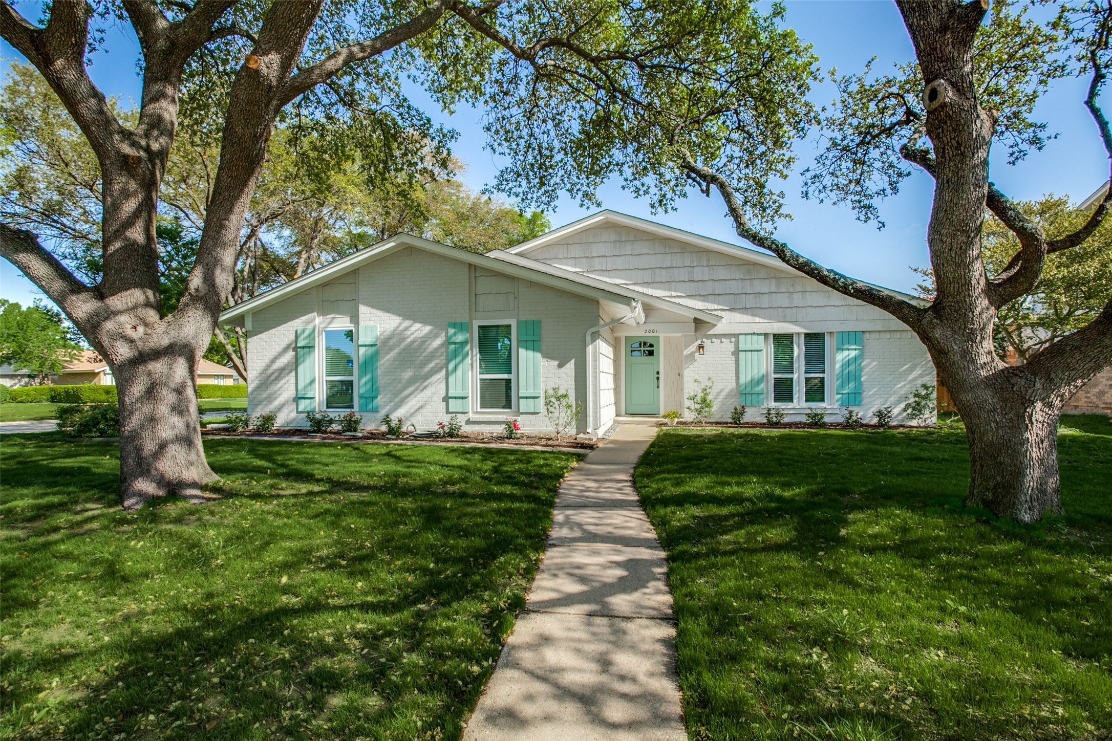 2001 Clearfield Circle Richardson TX 75081