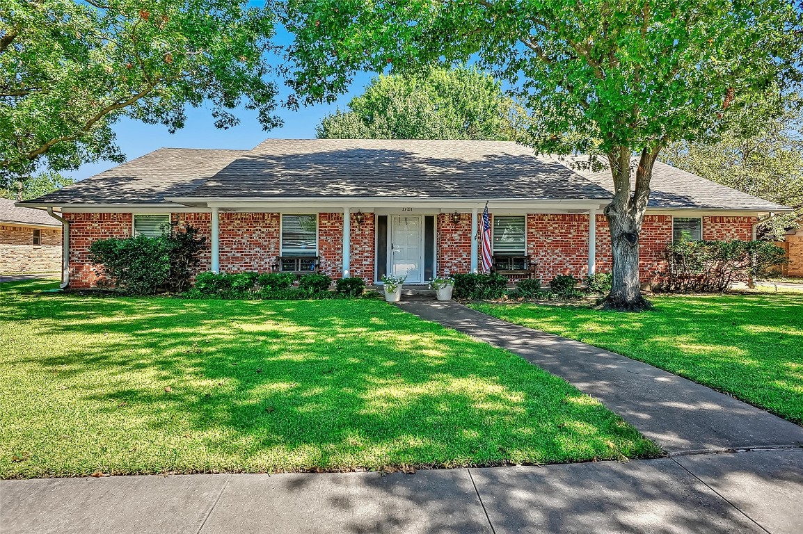 1721 Yarborough Drive Sherman TX 75092