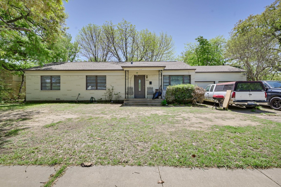 1614 W 4th Street Irving TX 75060
