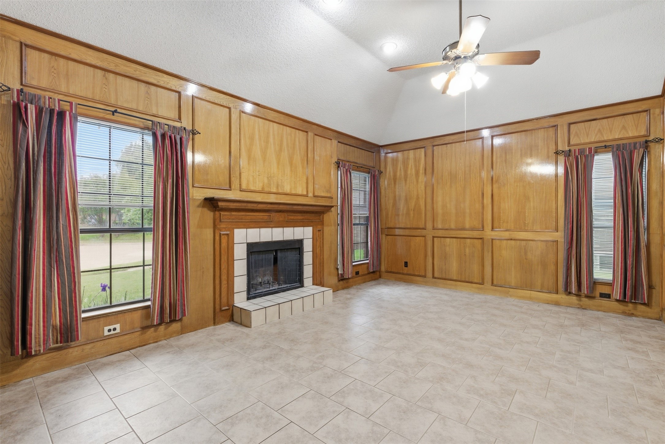 605 Buttercup Circle Garland TX 75040