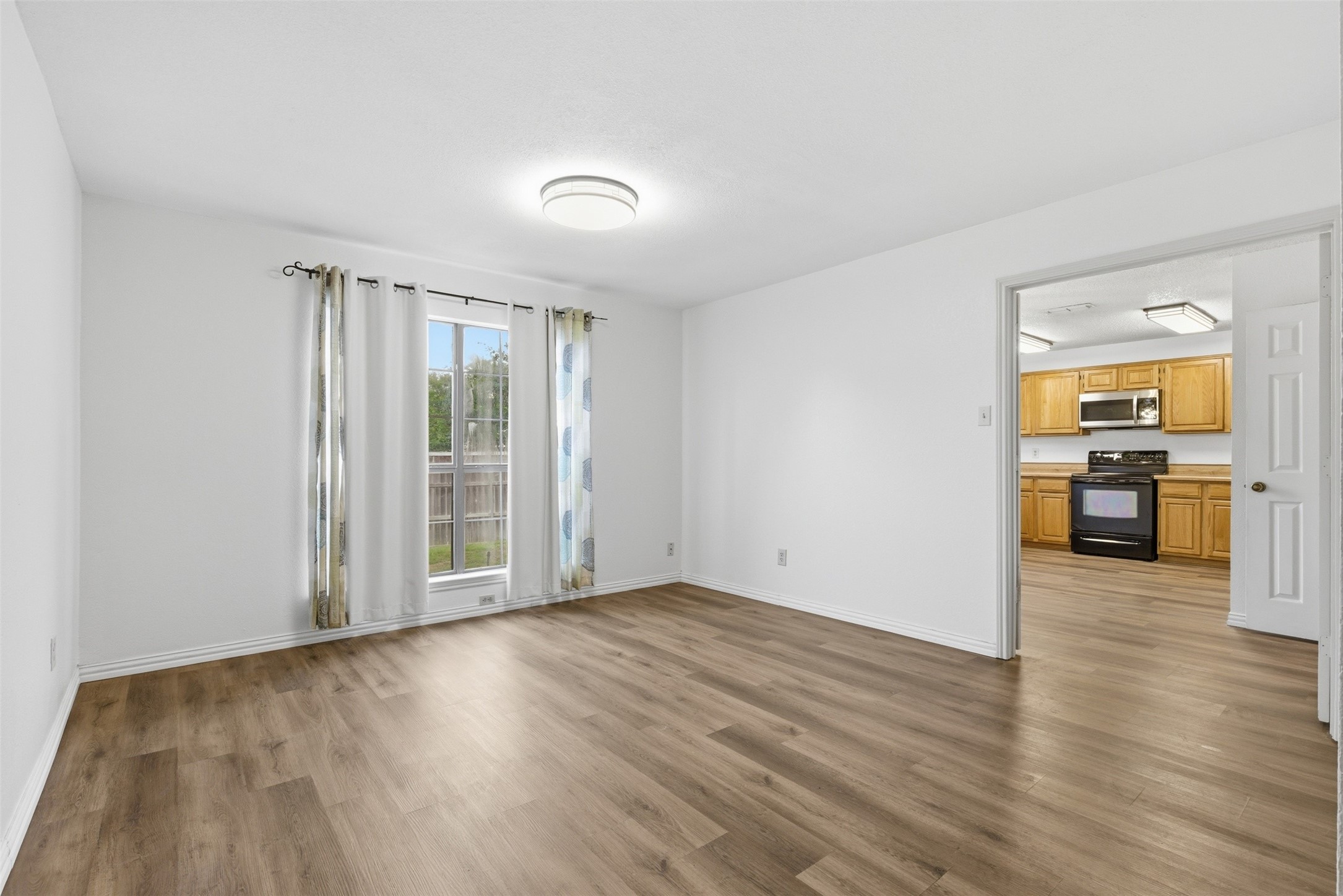 605 Buttercup Circle Garland TX 75040