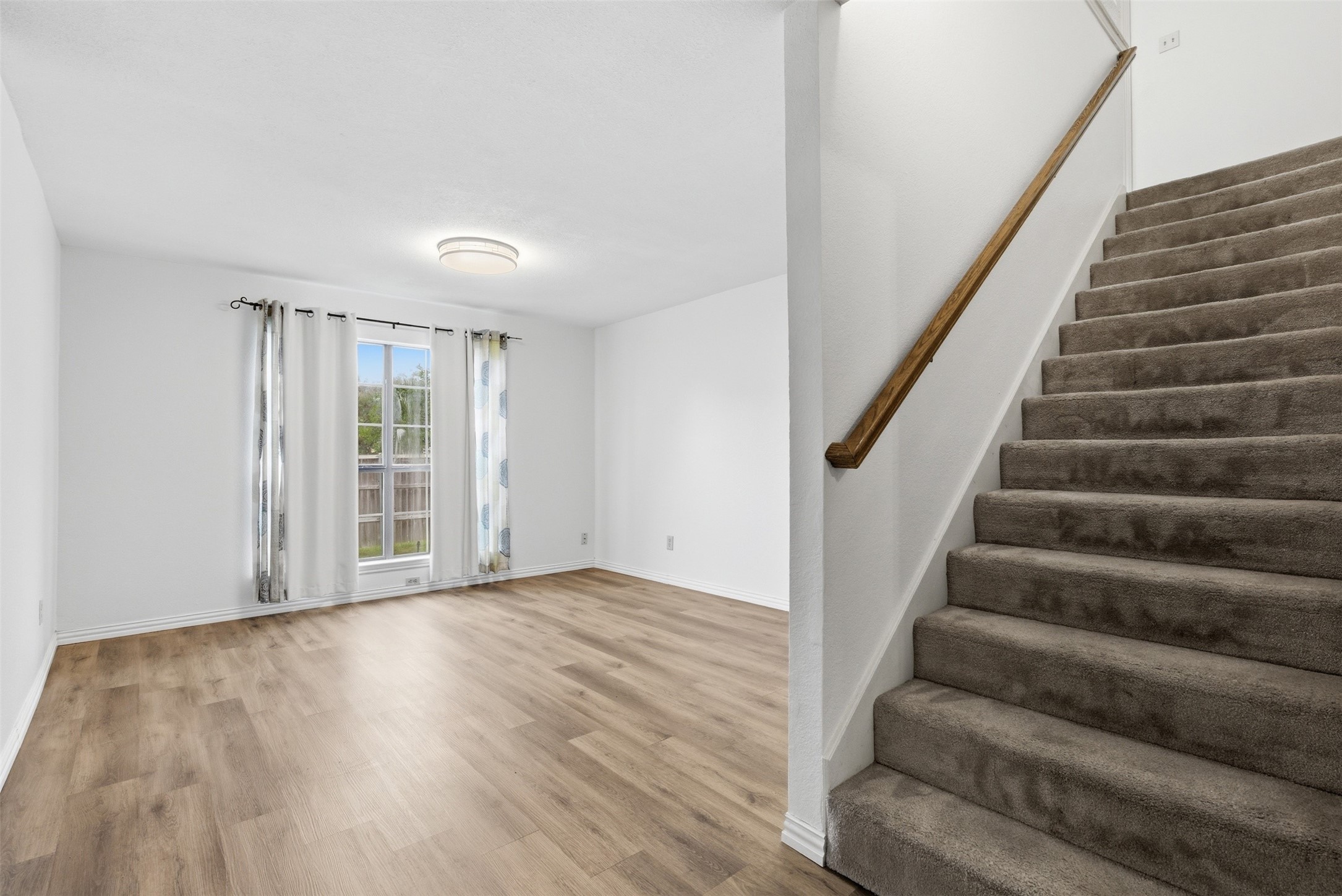 605 Buttercup Circle Garland TX 75040