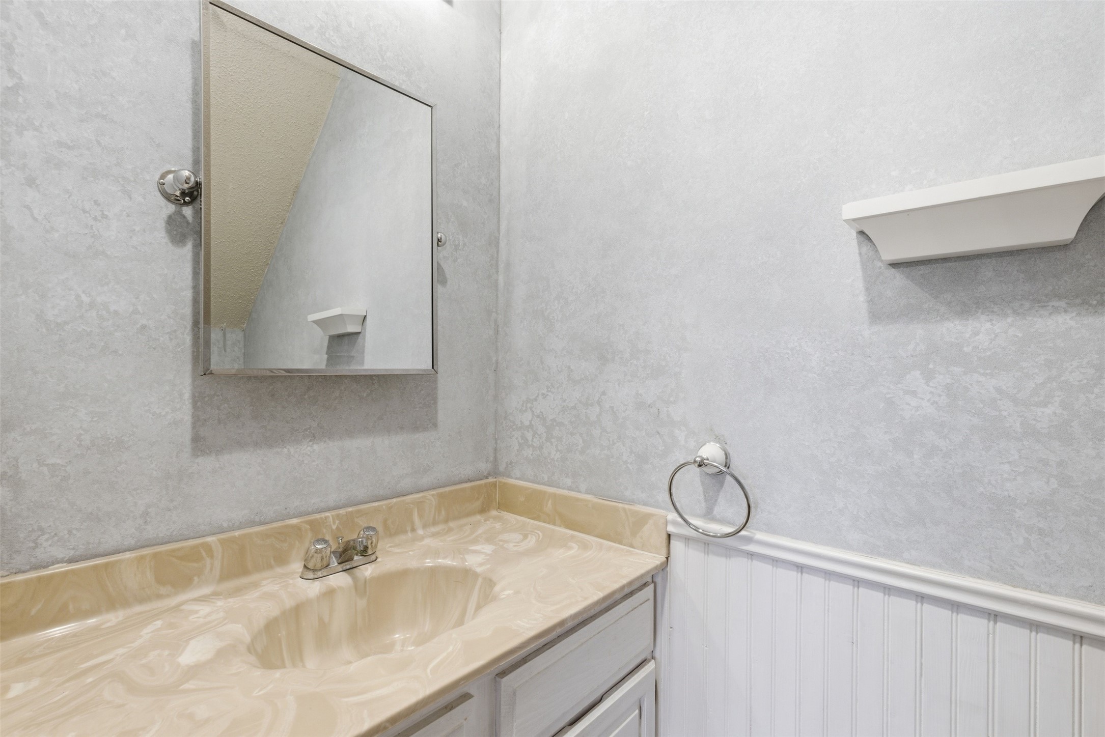 605 Buttercup Circle Garland TX 75040