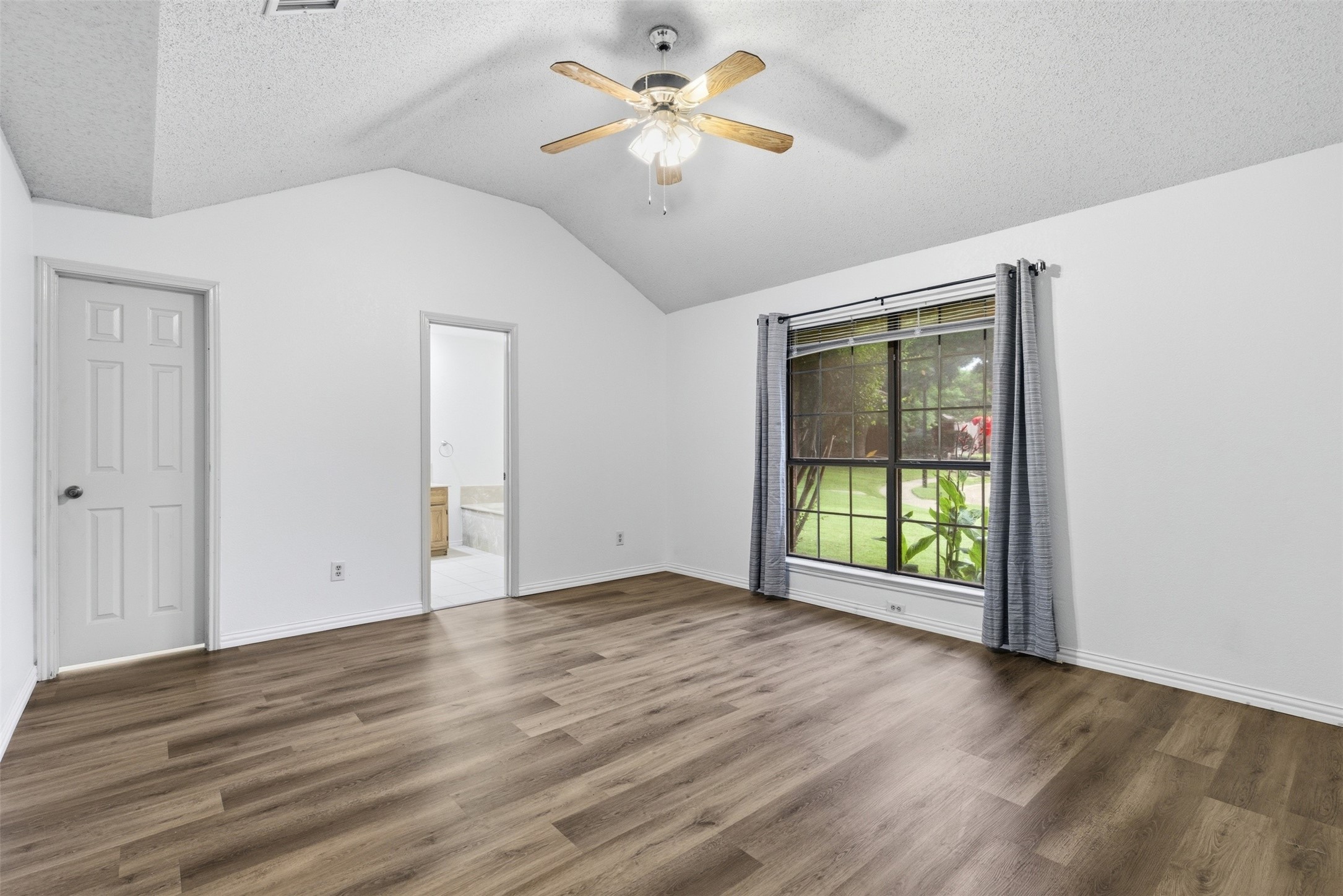 605 Buttercup Circle Garland TX 75040