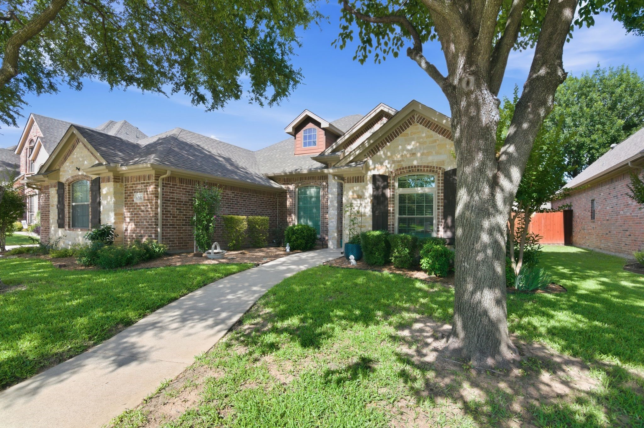 8332 Valley Oaks Drive North Richland Hills TX 76182