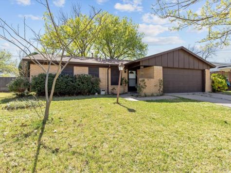 401 NW Hillery Street Burleson TX 76028