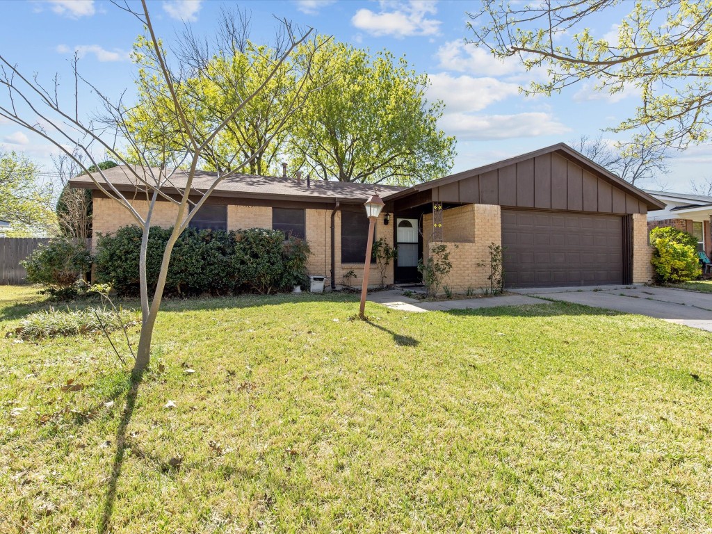 401 NW Hillery Street Burleson TX 76028