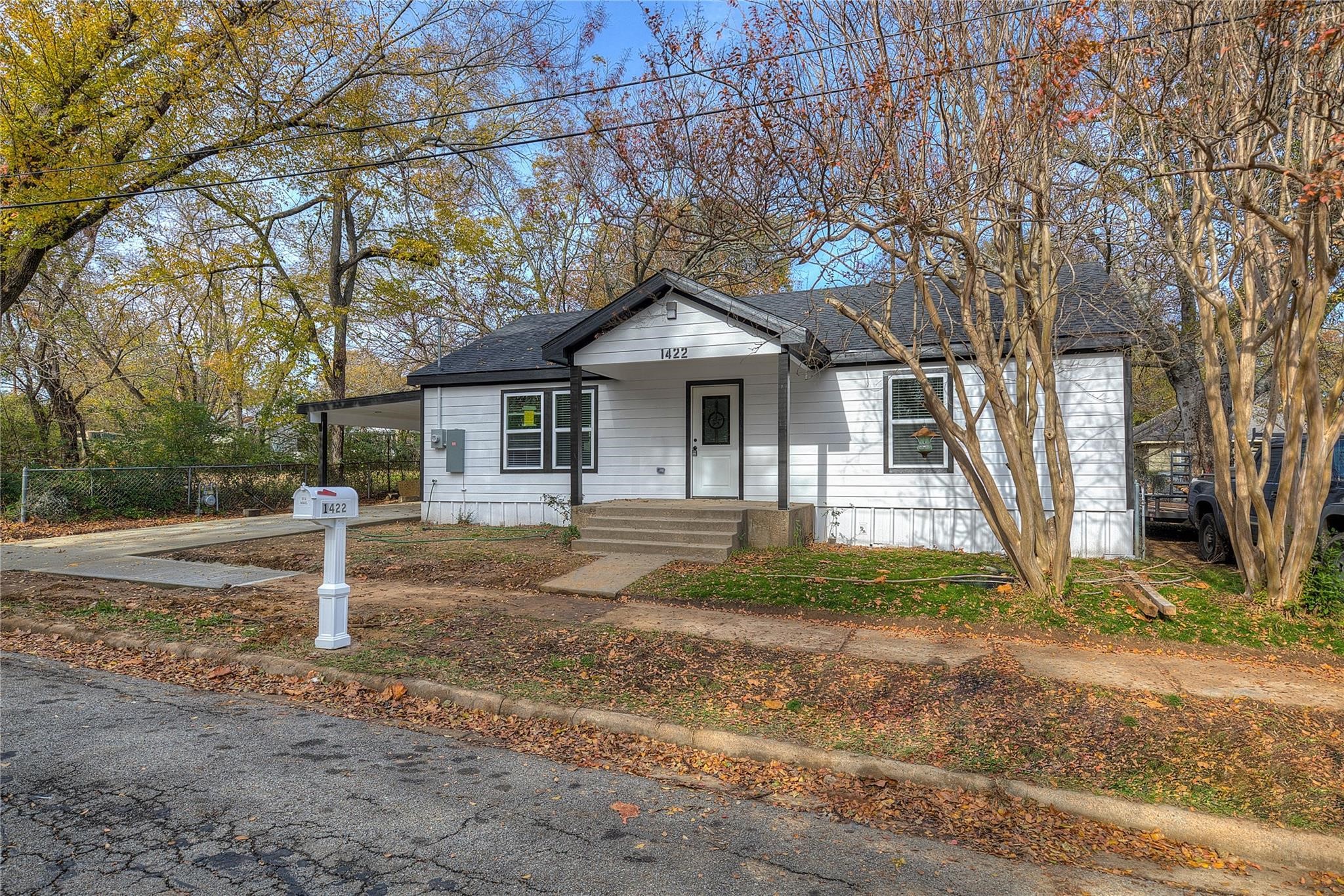 1422 W Austin Street Paris TX 75460