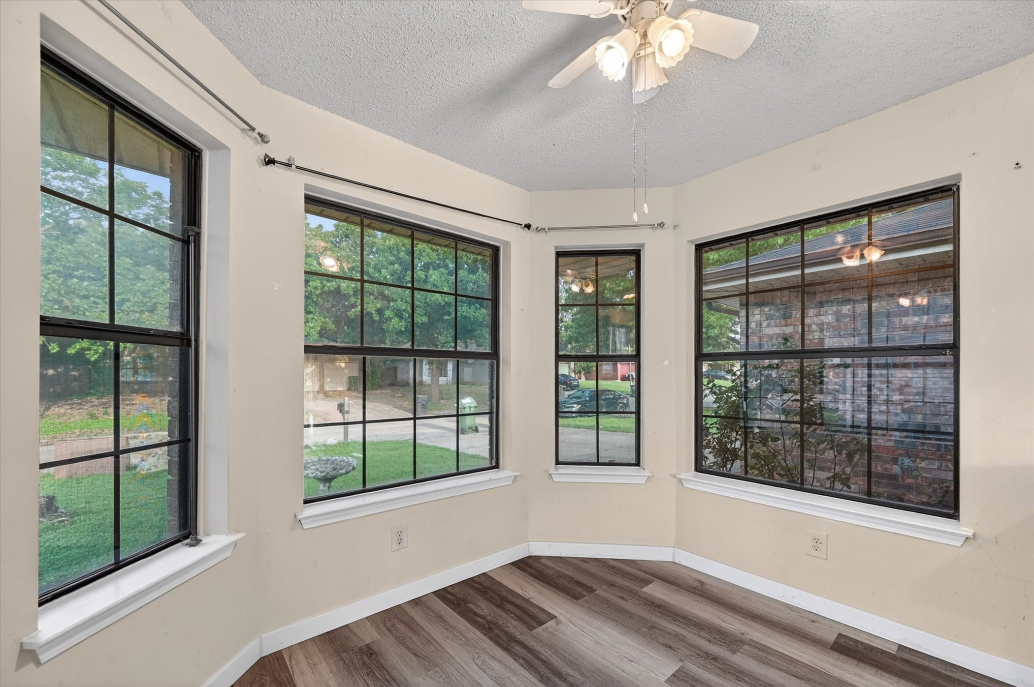 6217 Fairlane Drive Arlington TX 76001
