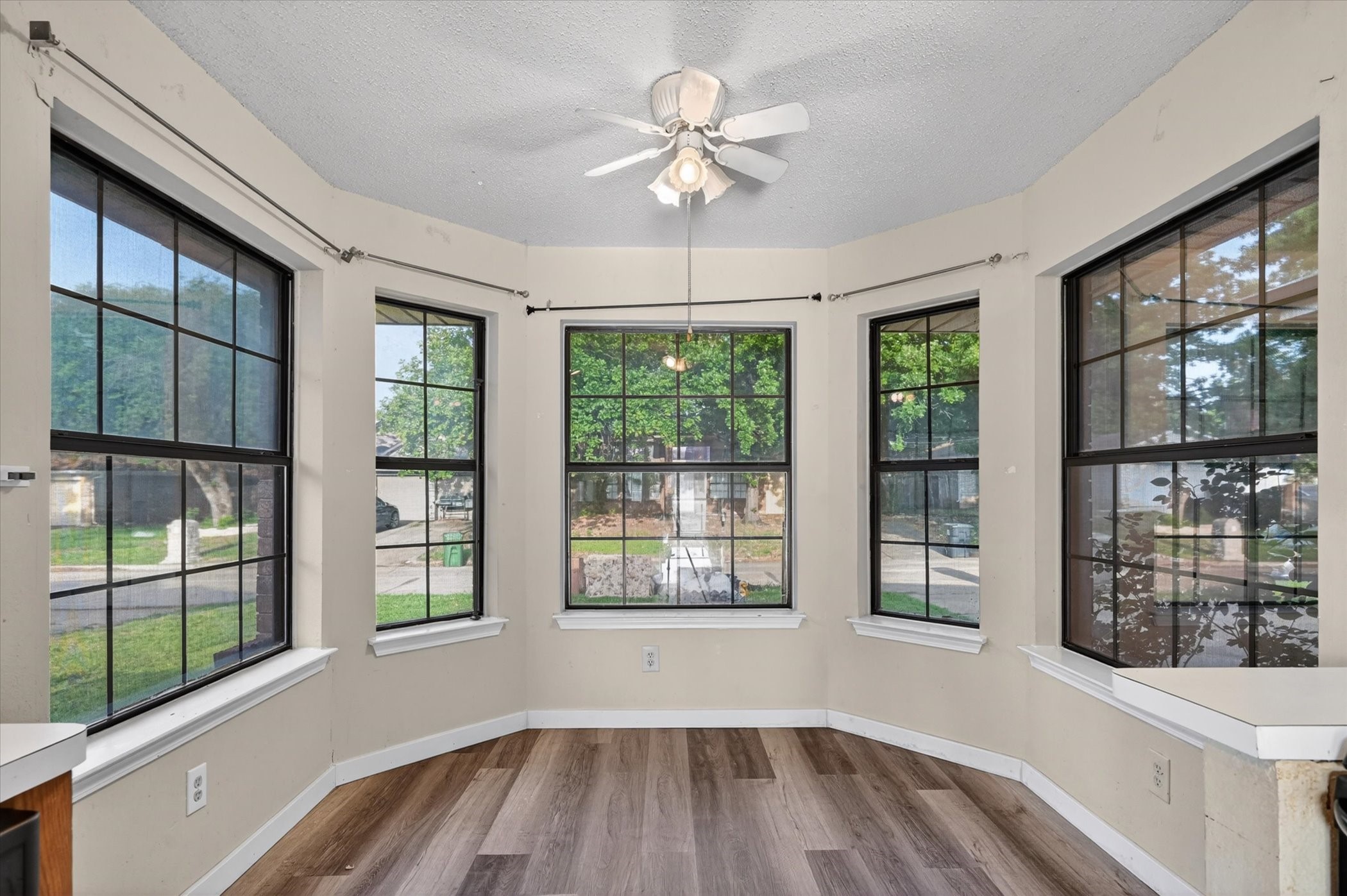 6217 Fairlane Drive Arlington TX 76001