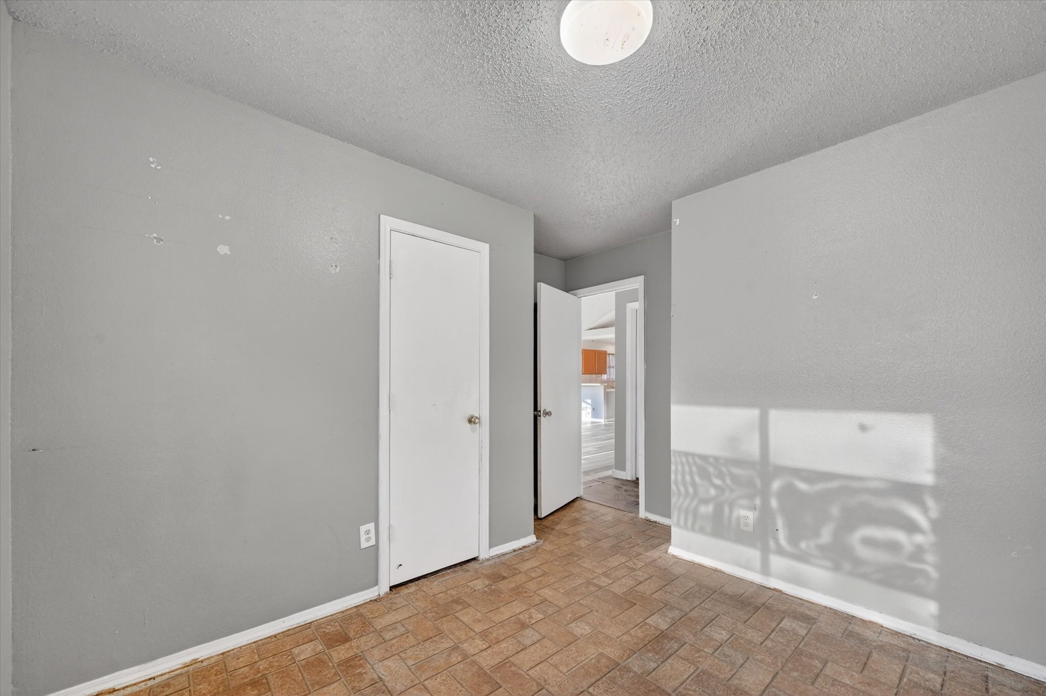 6217 Fairlane Drive Arlington TX 76001