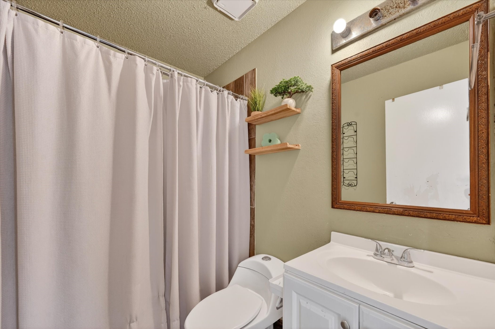 6217 Fairlane Drive Arlington TX 76001