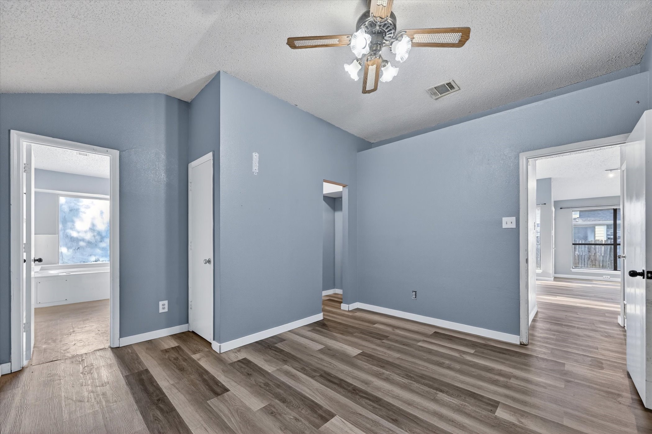 6217 Fairlane Drive Arlington TX 76001