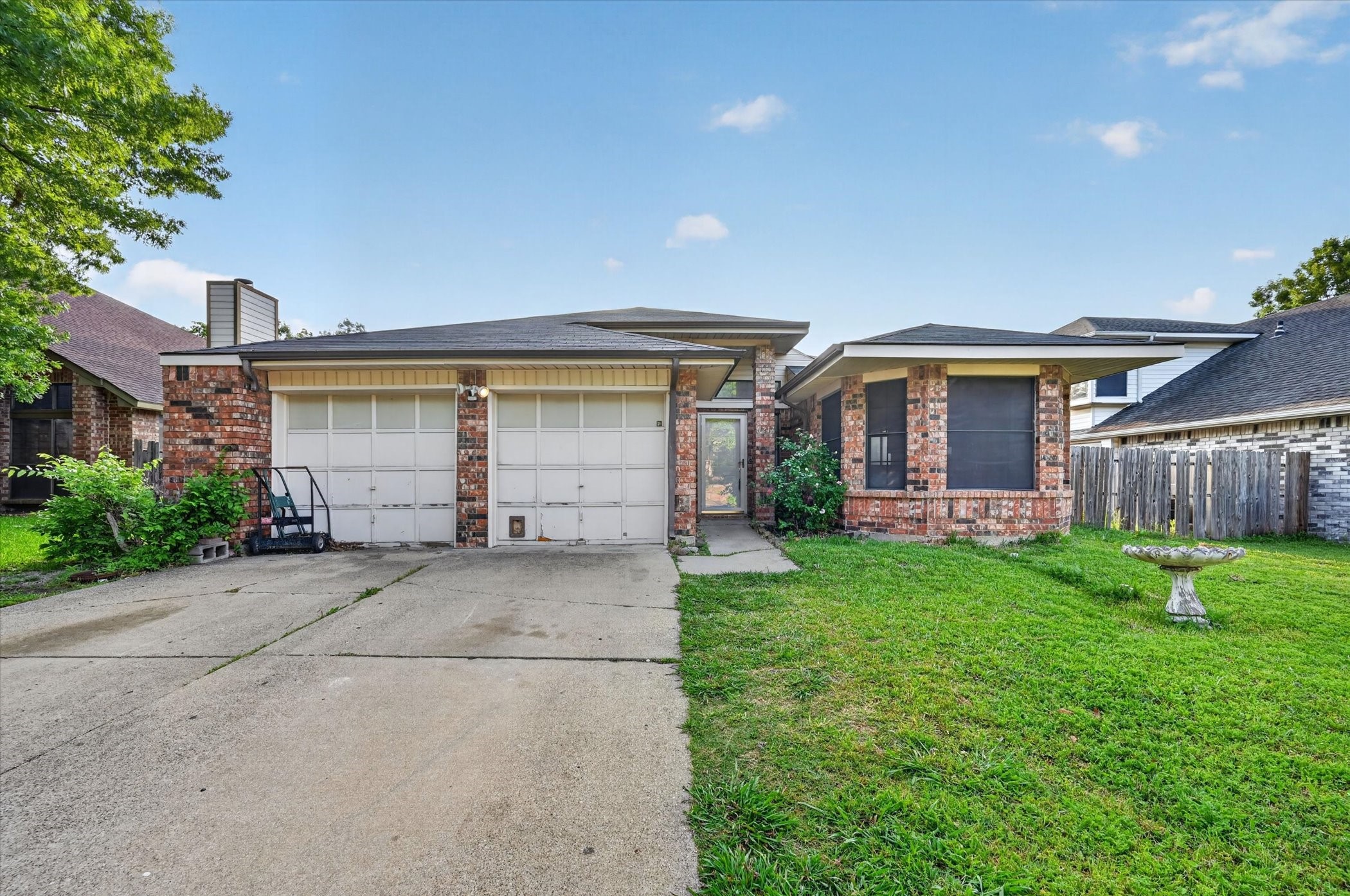 6217 Fairlane Drive Arlington TX 76001