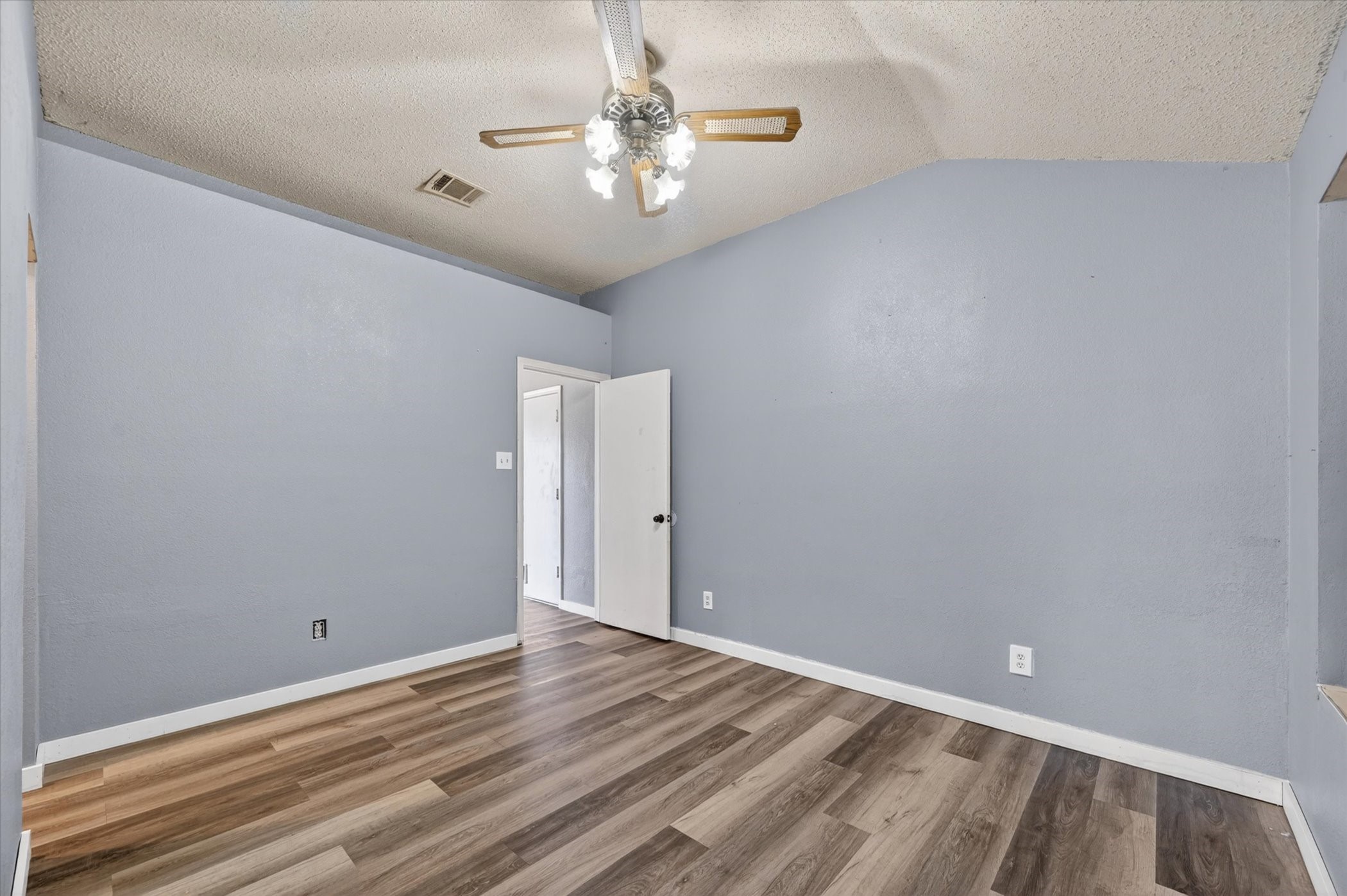 6217 Fairlane Drive Arlington TX 76001