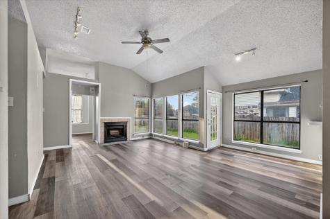 6217 Fairlane Drive Arlington TX 76001