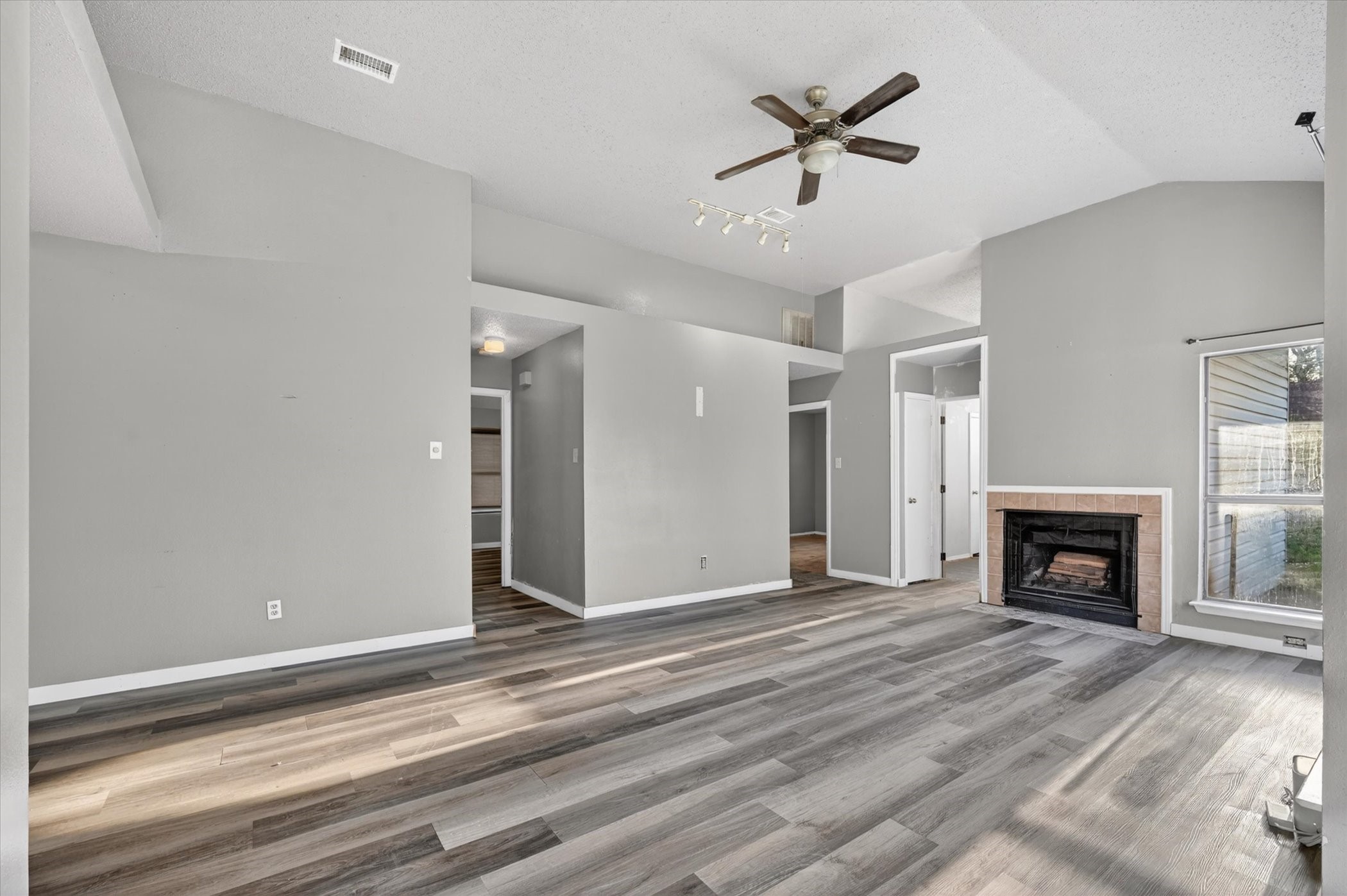 6217 Fairlane Drive Arlington TX 76001