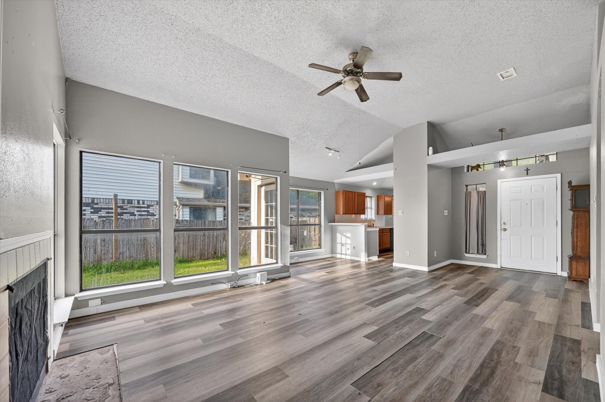 6217 Fairlane Drive Arlington TX 76001