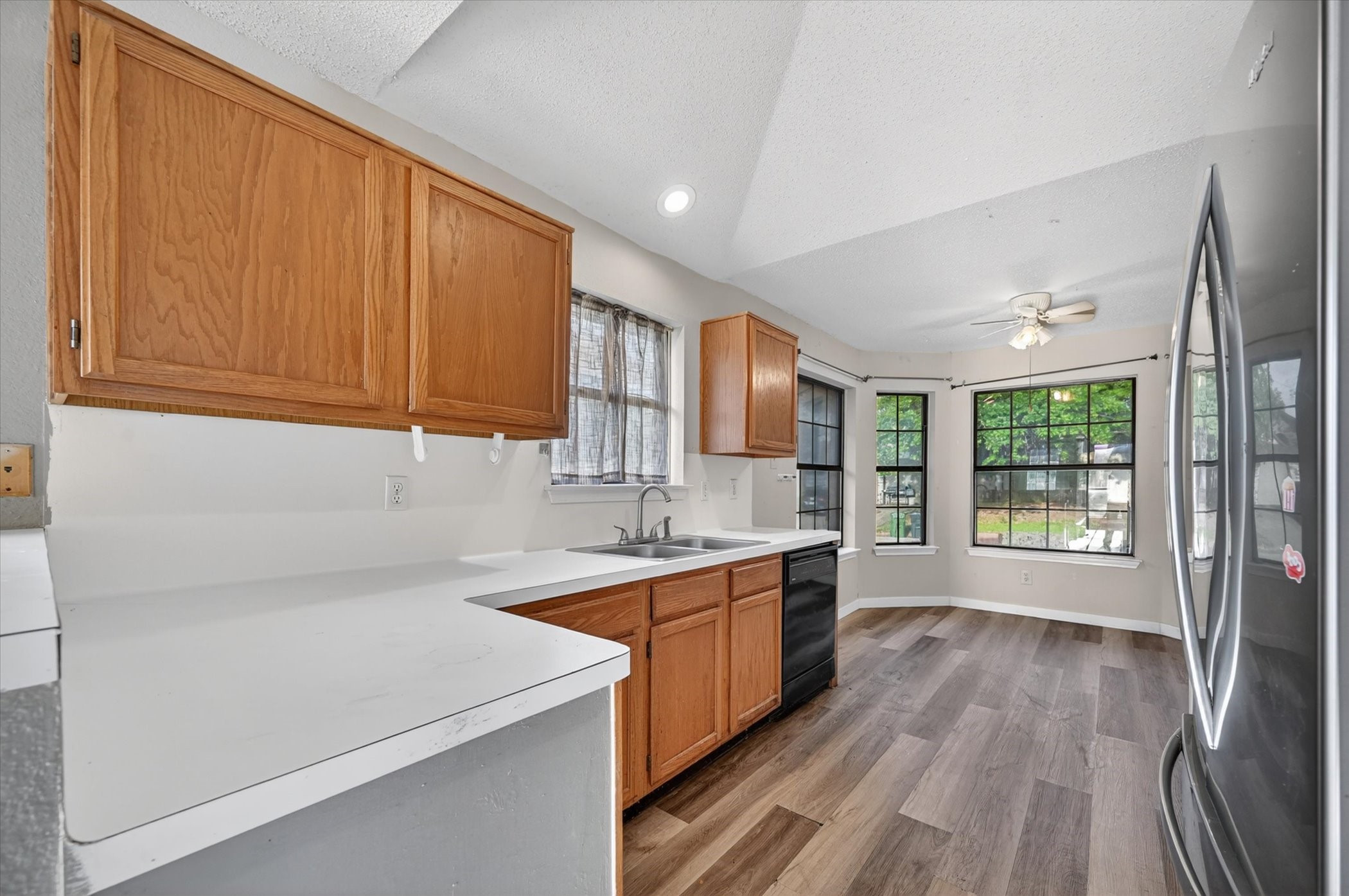 6217 Fairlane Drive Arlington TX 76001