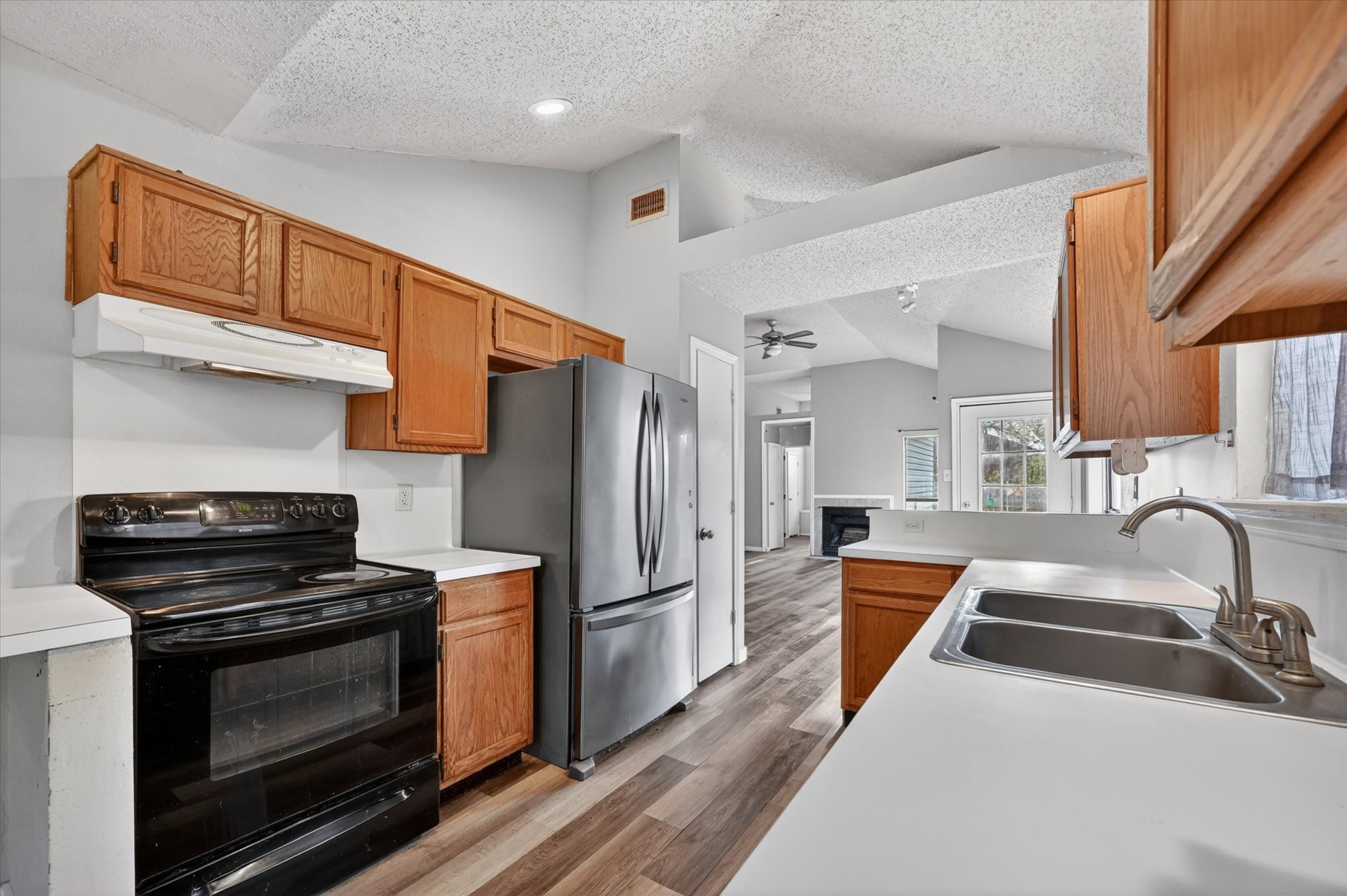 6217 Fairlane Drive Arlington TX 76001