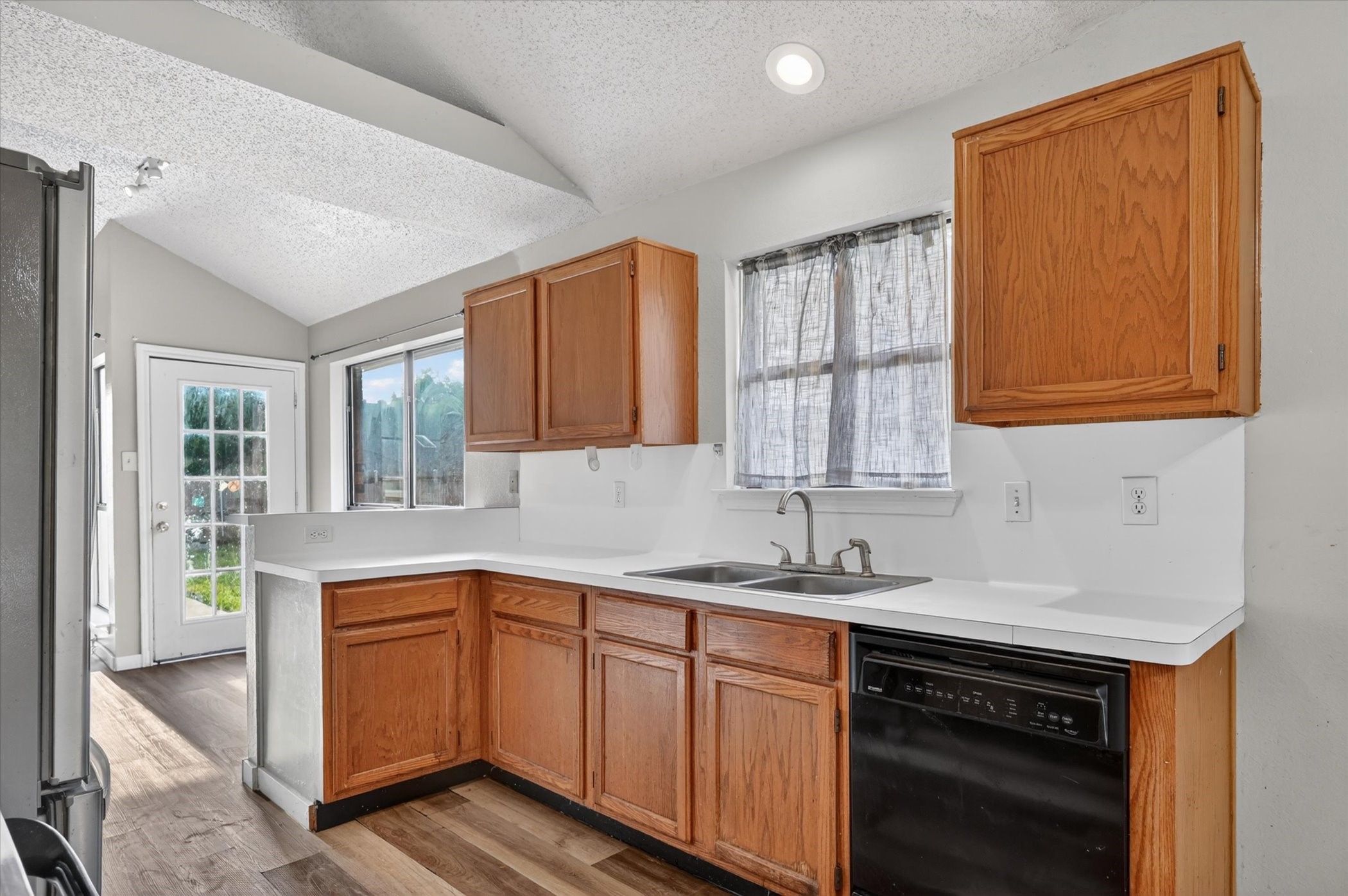 6217 Fairlane Drive Arlington TX 76001