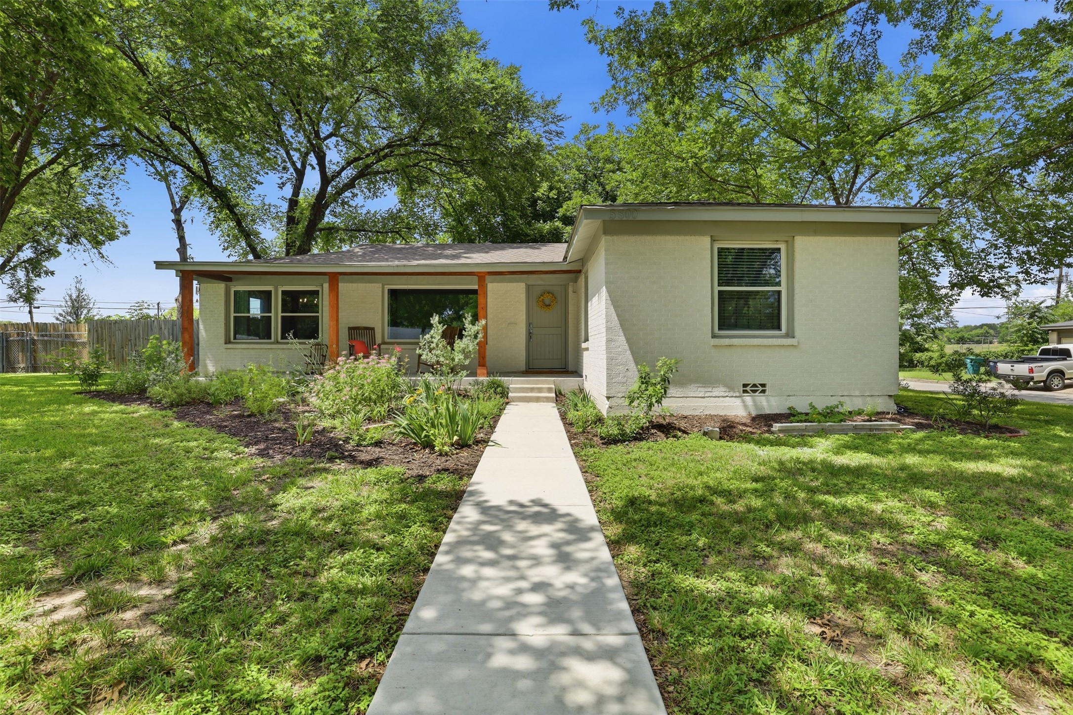 5500 Dennis Avenue Fort Worth TX 76114