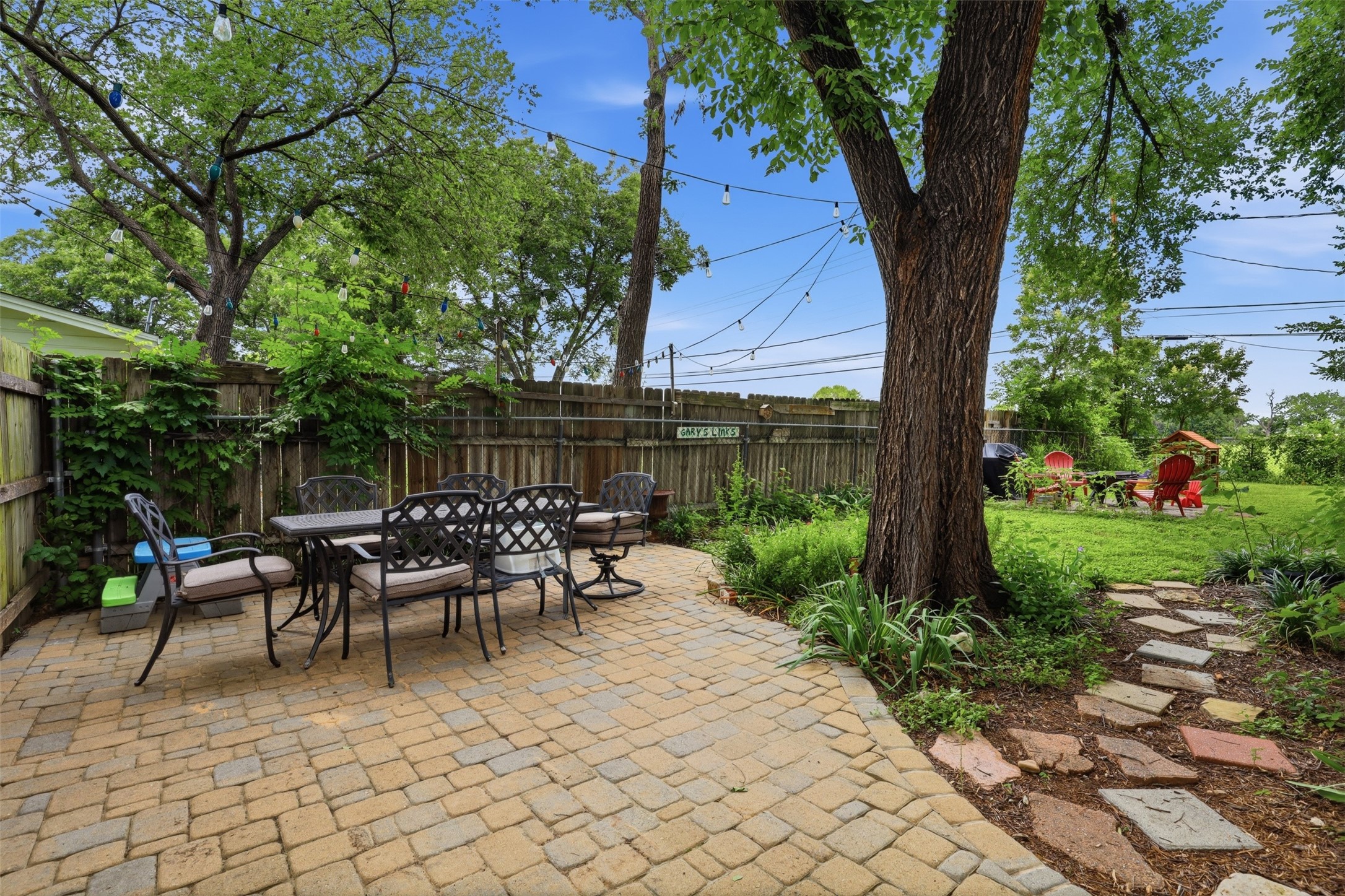 5500 Dennis Avenue Fort Worth TX 76114